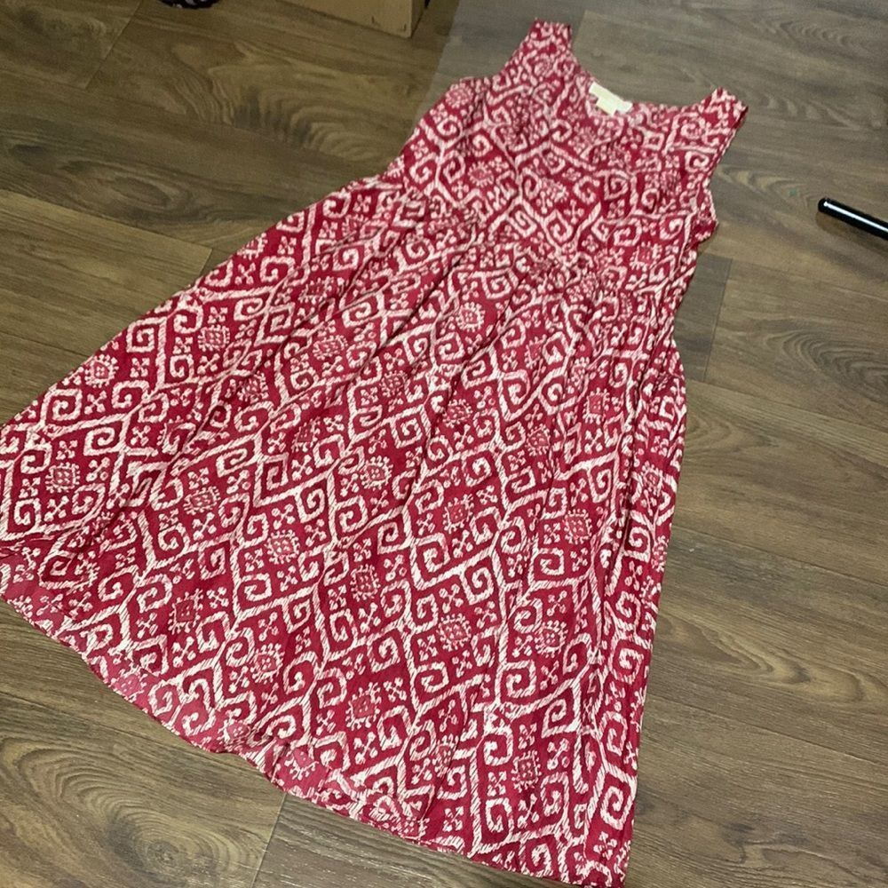 Michael Kors dress. Red Silk V-neck Sleeveless Midi Dress